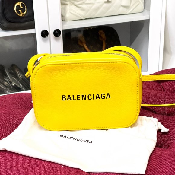 Balenciaga Crossbody - Picture 1 of 16